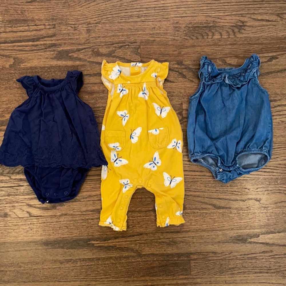 0-3 Month Bundle. Bubble. Romper.